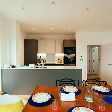 3 Bedroom Penthouse With Terrace And Skyline In Battersea Londra Exterior foto