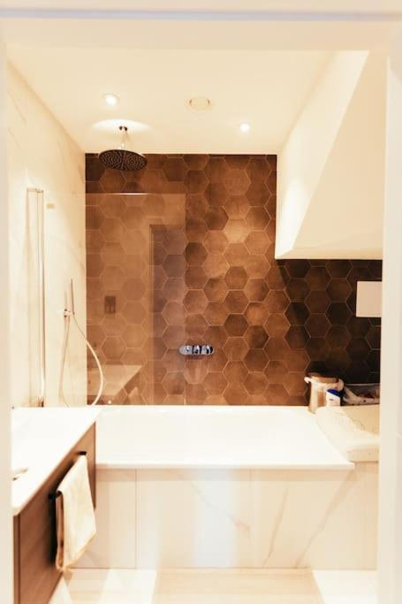 3 Bedroom Penthouse With Terrace And Skyline In Battersea Londra Exterior foto